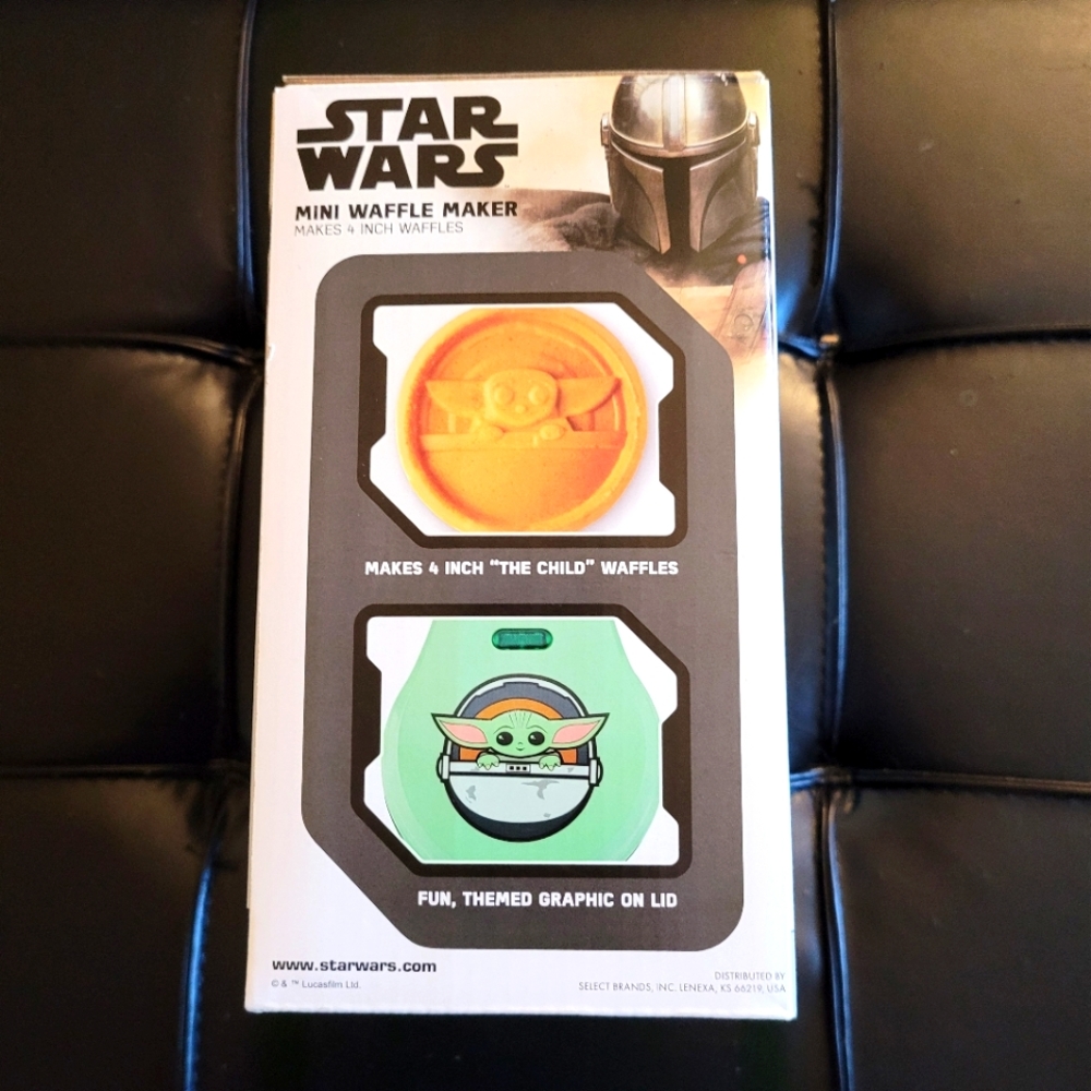 STAR WARS * The Child Mini Waffle Maker